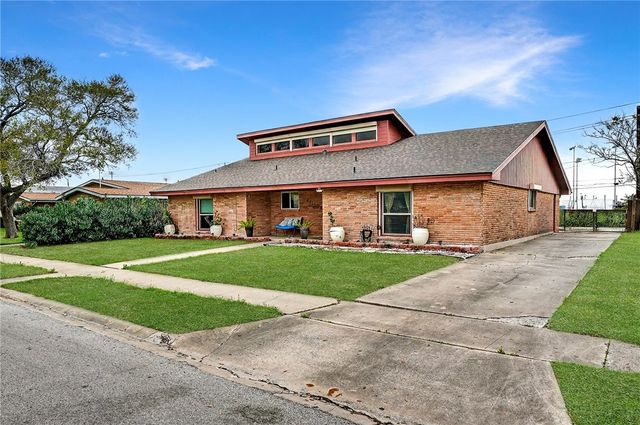 6810 Sahara Dr, Corpus Christi, TX 78412