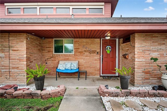 6810 Sahara Dr, Corpus Christi, TX 78412