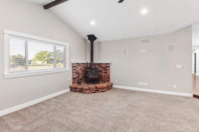 1404 Butterfly Ln, Olivehurst, CA 95961