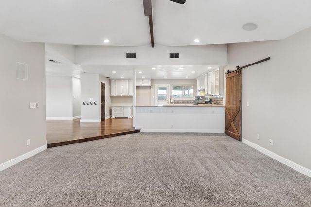 1404 Butterfly Ln, Olivehurst, CA 95961