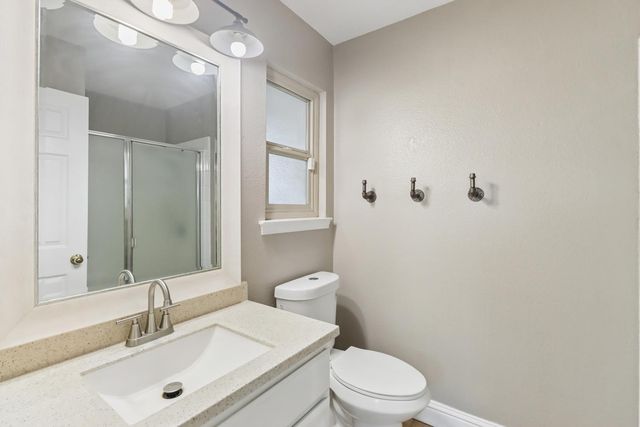 1404 Butterfly Ln, Olivehurst, CA 95961