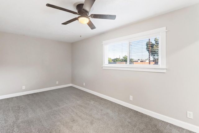 1404 Butterfly Ln, Olivehurst, CA 95961
