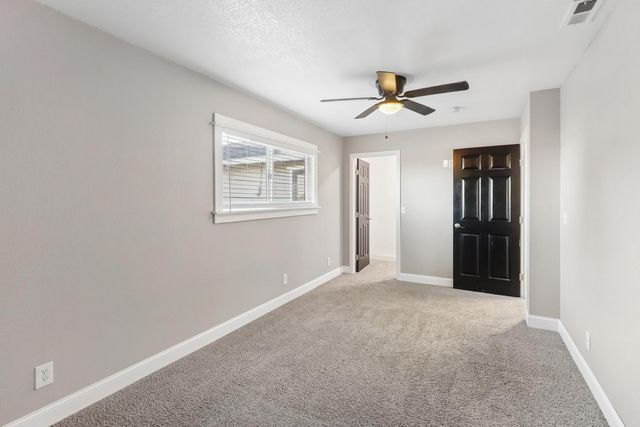 1404 Butterfly Ln, Olivehurst, CA 95961
