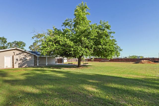 1404 Butterfly Ln, Olivehurst, CA 95961