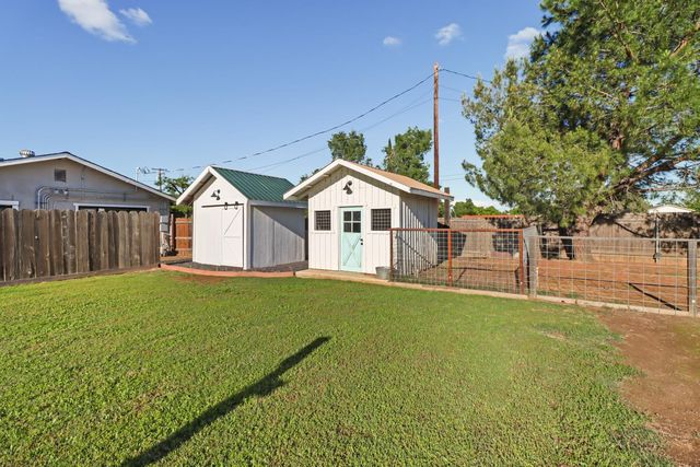 1404 Butterfly Ln, Olivehurst, CA 95961