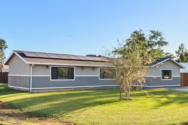 1404 Butterfly Ln, Olivehurst, CA 95961