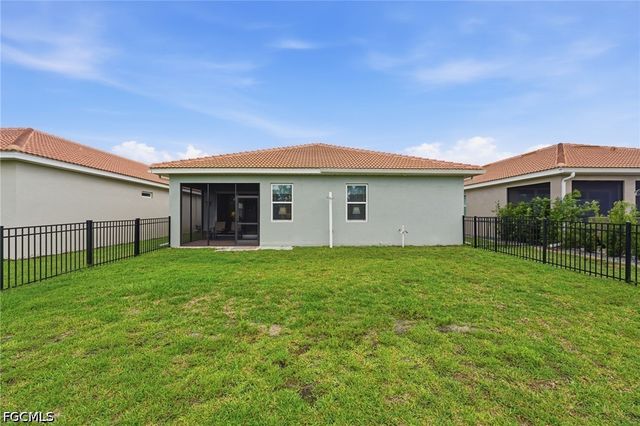 3860 Crosswater DR, North Fort Myers, FL 33917