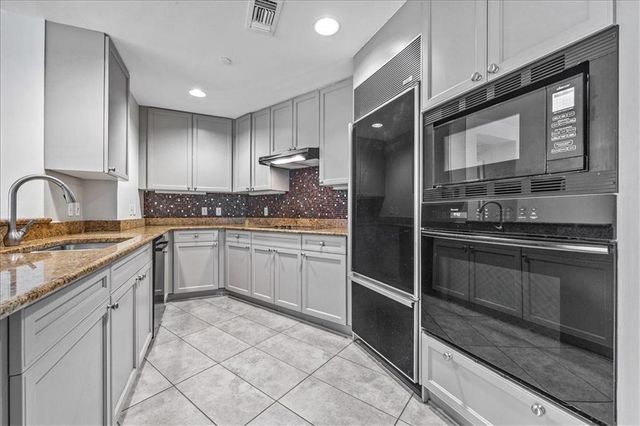 700 Park Regency Place NE 502, Atlanta, GA 30326