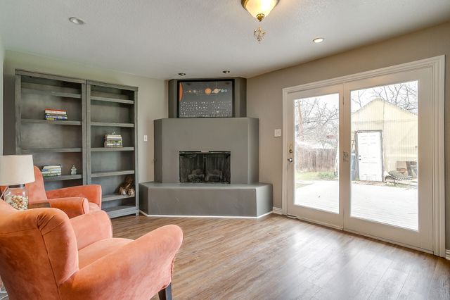 5305 Morley Avenue, Fort Worth, TX 76133