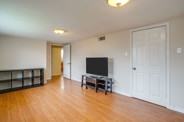 5305 Morley Avenue, Fort Worth, TX 76133