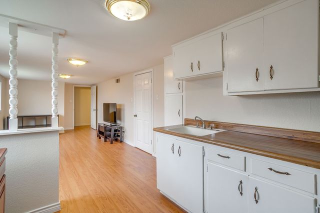 5305 Morley Avenue, Fort Worth, TX 76133