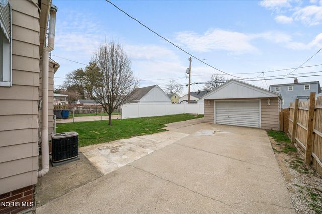 3104 Ravenwood Boulevard, Toledo, OH 43614