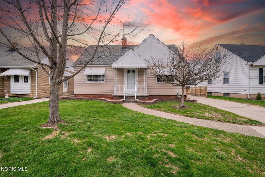 3104 Ravenwood Boulevard, Toledo, OH 43614