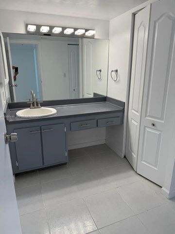 100 Bayview Dr 412, Sunny Isles Beach, FL 33160