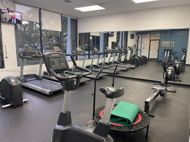 100 Bayview Dr 412, Sunny Isles Beach, FL 33160