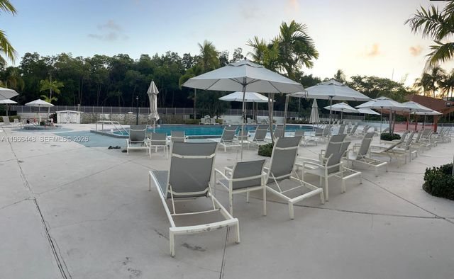 100 Bayview Dr 412, Sunny Isles Beach, FL 33160