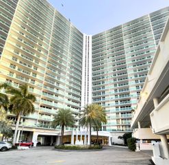 100 Bayview Dr 412, Sunny Isles Beach, FL 33160