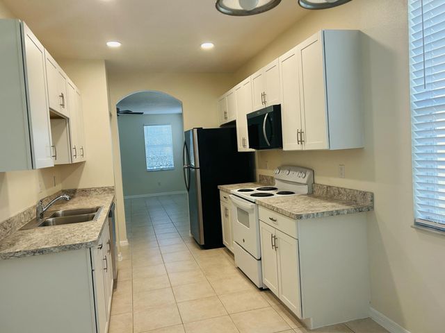 2124 SE Eatonville Drive, Port St. Lucie, Port St Lucie, FL 34952