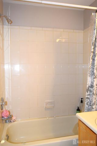 168 Vasser Drive, Piscataway, NJ 08854