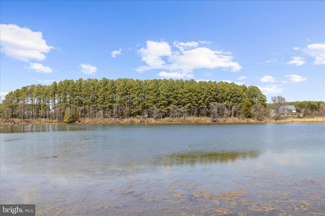 122 N LAKE DR, Stevensville, MD 21666