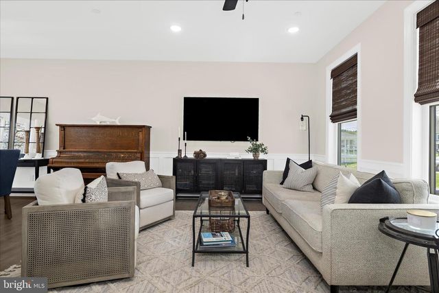 122 N LAKE DR, Stevensville, MD 21666