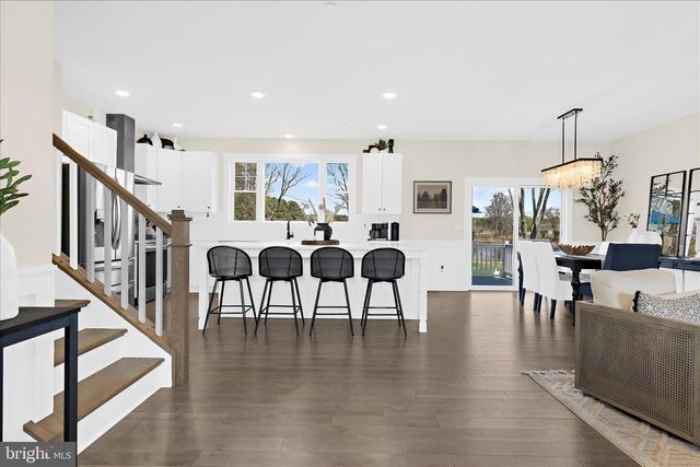 122 N LAKE DR, Stevensville, MD 21666