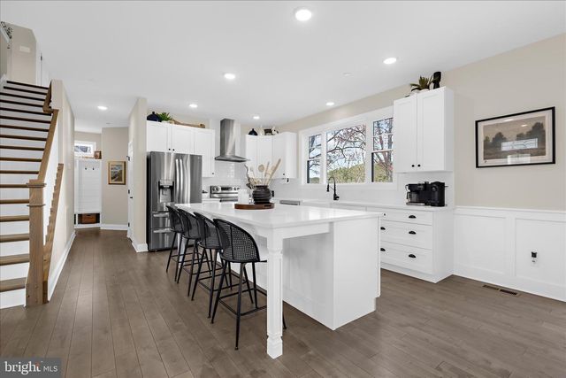 122 N LAKE DR, Stevensville, MD 21666