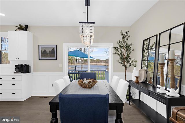 122 N LAKE DR, Stevensville, MD 21666