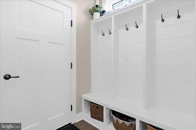 122 N LAKE DR, Stevensville, MD 21666