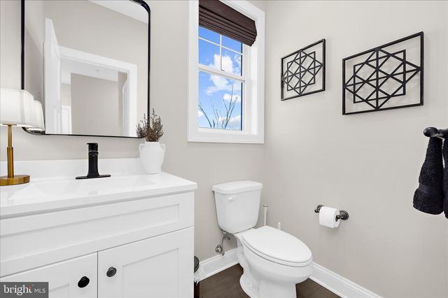 122 N LAKE DR, Stevensville, MD 21666