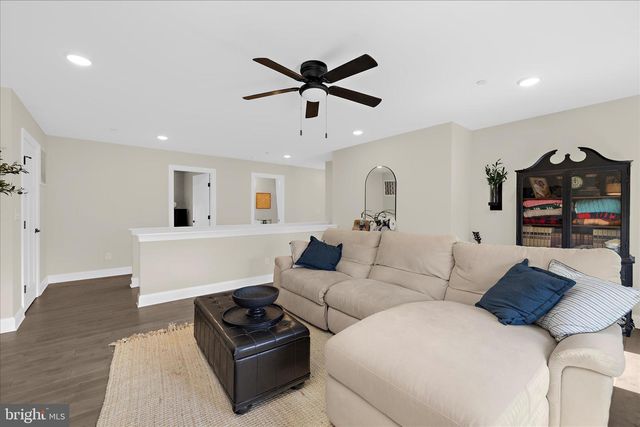 122 N LAKE DR, Stevensville, MD 21666