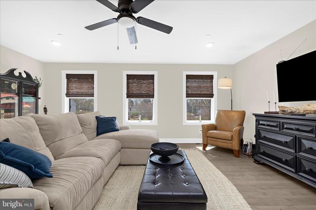 122 N LAKE DR, Stevensville, MD 21666