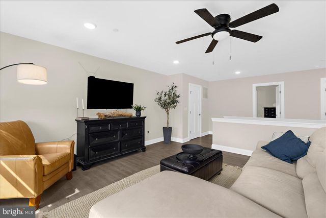 122 N LAKE DR, Stevensville, MD 21666