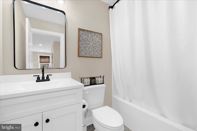 122 N LAKE DR, Stevensville, MD 21666