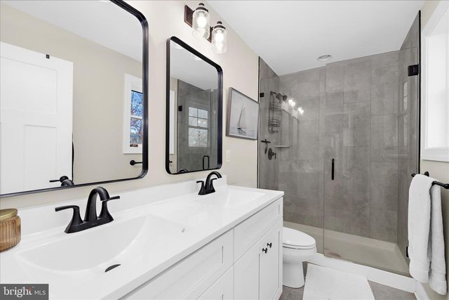 122 N LAKE DR, Stevensville, MD 21666