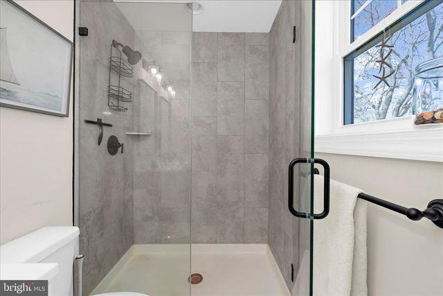 122 N LAKE DR, Stevensville, MD 21666