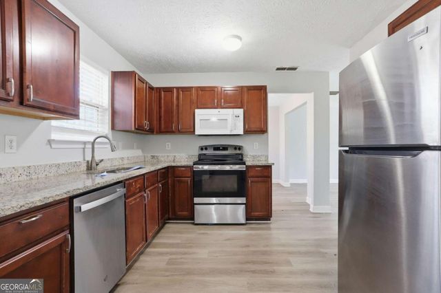 136 Ducati Drive, Mcdonough, GA 30252