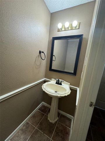 5420 Cold Springs Drive, Arlington, TX 76017