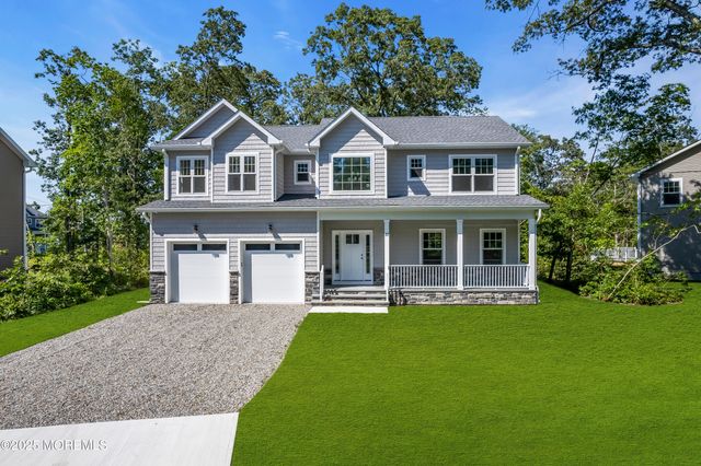 37 Pennsylvania Avenue, Waretown, NJ 08758