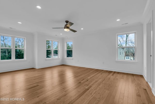 37 Pennsylvania Avenue, Waretown, NJ 08758