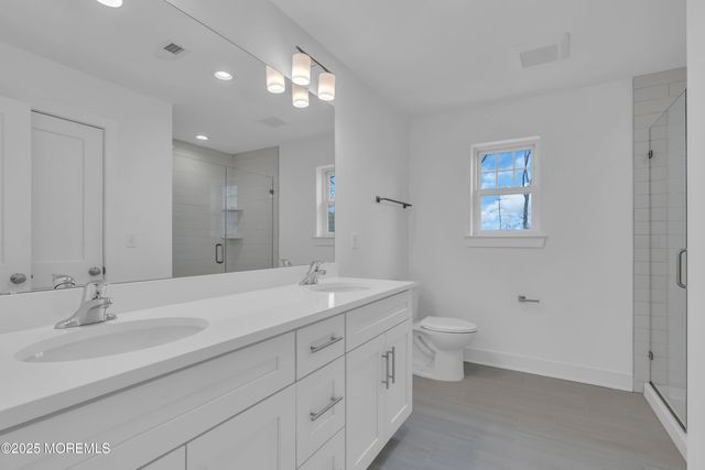 37 Pennsylvania Avenue, Waretown, NJ 08758