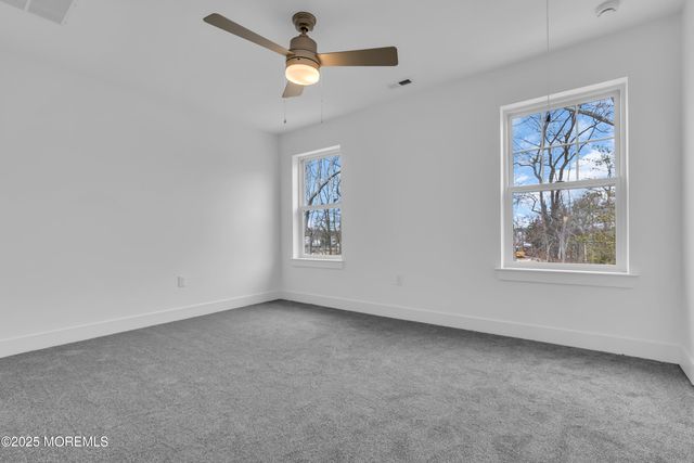 37 Pennsylvania Avenue, Waretown, NJ 08758