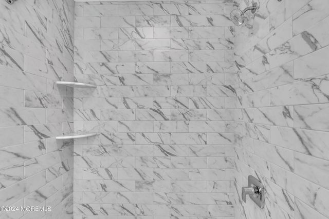 37 Pennsylvania Avenue, Waretown, NJ 08758