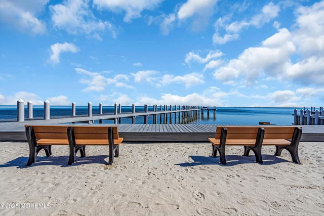 37 Pennsylvania Avenue, Waretown, NJ 08758