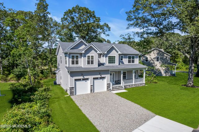 37 Pennsylvania Avenue, Waretown, NJ 08758