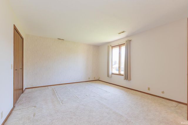 3909 W Thornburg Drive, Muncie, IN 47304