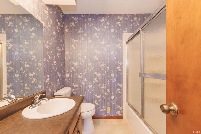 3909 W Thornburg Drive, Muncie, IN 47304