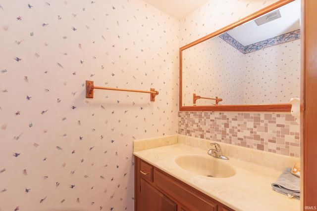 3909 W Thornburg Drive, Muncie, IN 47304