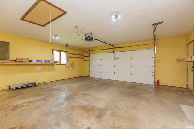 3909 W Thornburg Drive, Muncie, IN 47304