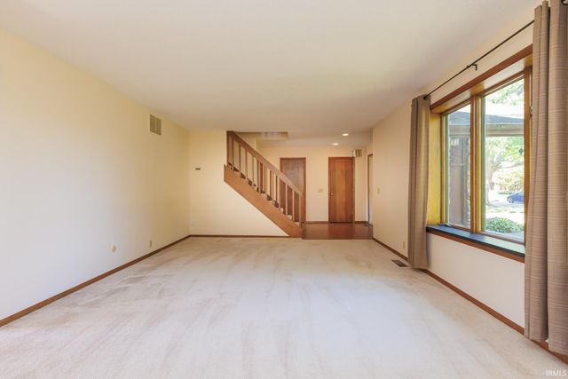 3909 W Thornburg Drive, Muncie, IN 47304
